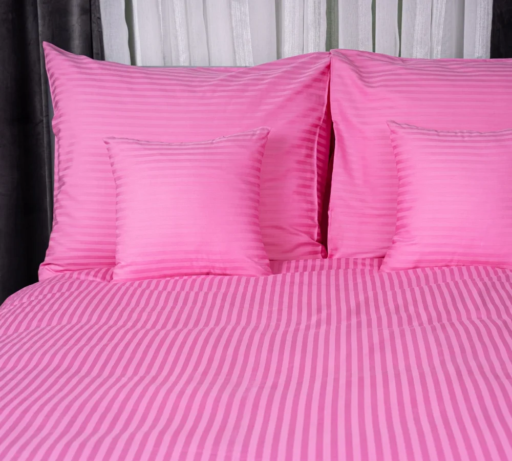 Pościel bawełniana 100% różowa (komplet) poszwa + 2 poszewki 70x80 cm + 2 poszewki 40x40 cm Komplety pościeli: 200 x 220